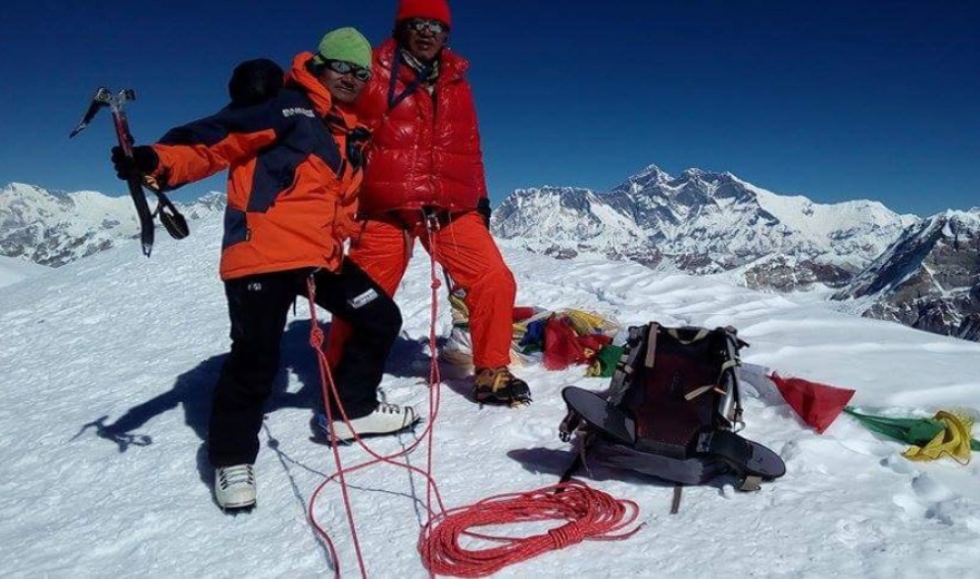 Island peak Climbing 19 Night 20 Days
